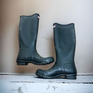 Hunter Black Tall Rain Boots Women Sz 7 Matte